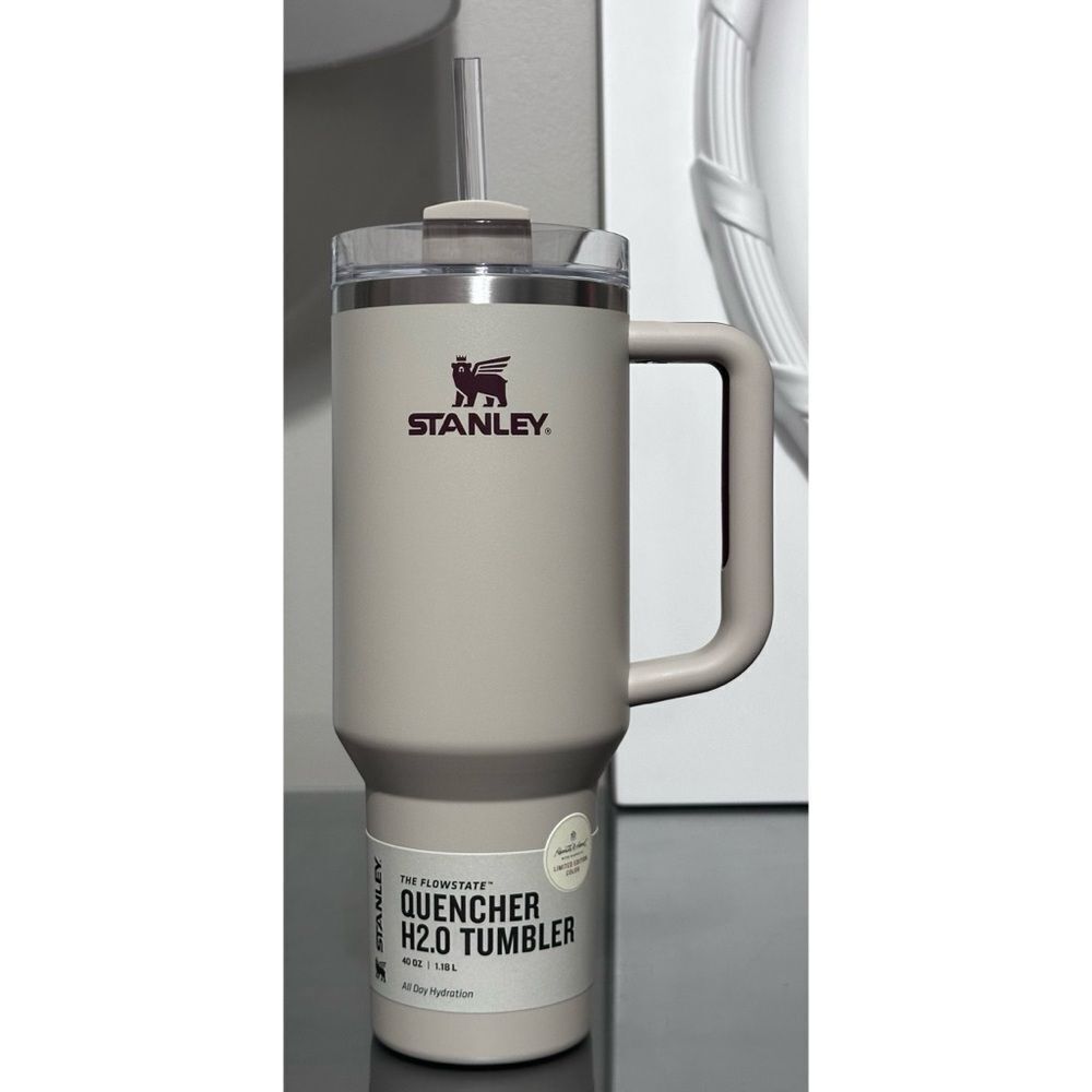 Stanley Quencher H2.0 FlowState 40oz Tumbler, MACADAMIA TAN - Picture 2 of 5